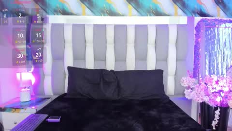 Snapshot of isadiazz chatting on 02-14-26, 05:15 Isa online show from 02-14-26, 05:15