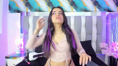 Snapshot of isadiazz chatting on 02-18-26, 05:25 Isa online show from 02-18-26, 05:25