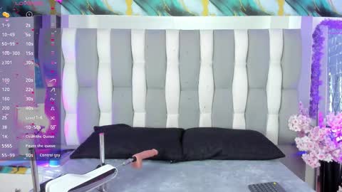 Snapshot of isadiazz chatting on 03-12-26, 06:52 Isa online show from 03-12-26, 06:52