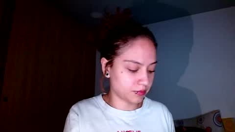 ISADORA online show from 08-05-26, 03:53