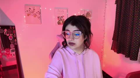 Isabella Ferrer online show from 10-20-25, 09:54