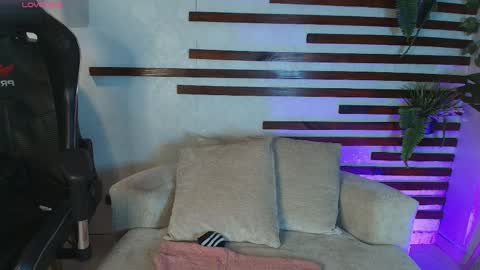 Isa online show from 04-27-26, 01:20