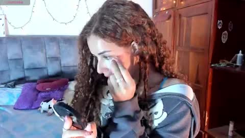 Snapshot of isangel_ chatting on 12-16-25, 02:05 Isabela online show from 12-16-25, 02:05