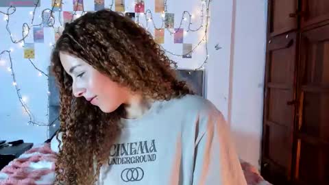 Snapshot of isangel_ chatting on 01-16-26, 03:21 Isabela online show from 01-16-26, 03:21