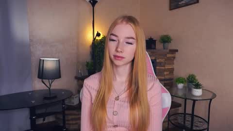 Snapshot of isauralindamood chatting on 11-26-25, 08:48 Ramonita online show from 11-26-25, 08:48