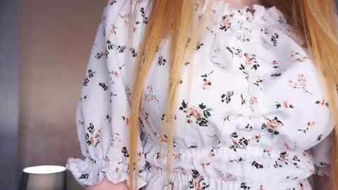 Snapshot of isauralindamood chatting on 11-27-25, 07:21 Ramonita online show from 11-27-25, 07:21