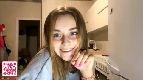 Snapshot of isauratorkelson chatting on 11-23-25, 08:08 Issa online show from 11-23-25, 08:08