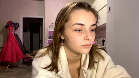 Snapshot of isauratorkelson chatting on 12-04-25, 01:04 Issa online show from 12-04-25, 01:04