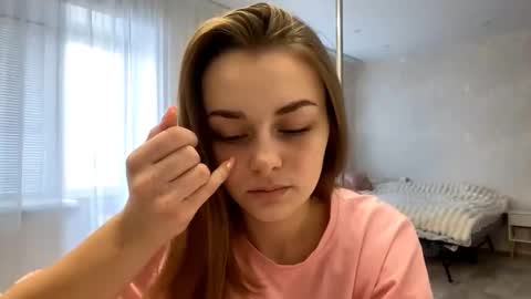 Snapshot of isauratorkelson chatting on 03-04-26, 08:09 Issa online show from 03-04-26, 08:09