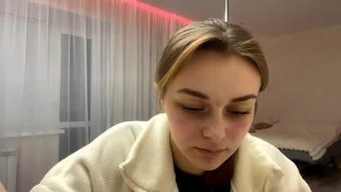 Snapshot of isauratorkelson chatting on 03-25-26, 06:36 Issa online show from 03-25-26, 06:36