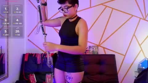 isabela online show from 11-06-25, 08:54