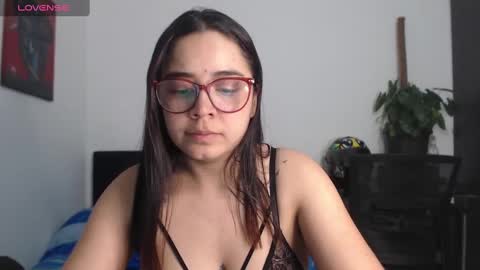 Snapshot of isemma chatting on 01-31-25, 03:52 Emma online show from 01-31-25, 03:52