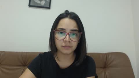 Snapshot of isemma chatting on 09-18-25, 03:19 Emma online show from 09-18-25, 03:19