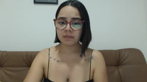 Snapshot of isemma chatting on 09-24-25, 03:43 Emma online show from 09-24-25, 03:43