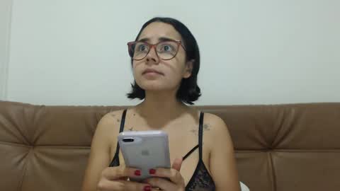 Snapshot of isemma chatting on 09-29-25, 01:55 Emma online show from 09-29-25, 01:55