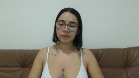 Snapshot of isemma chatting on 10-15-25, 04:45 Emma online show from 10-15-25, 04:45