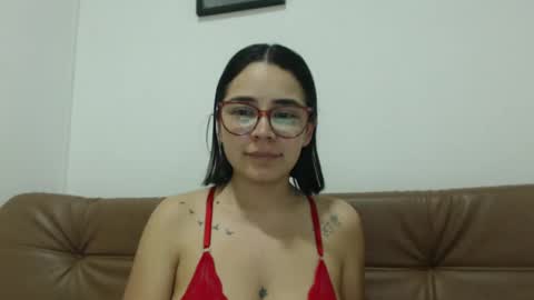 Snapshot of isemma chatting on 10-17-25, 03:20 Emma online show from 10-17-25, 03:20