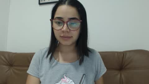 Snapshot of isemma chatting on 01-19-26, 03:43 Emma online show from 01-19-26, 03:43