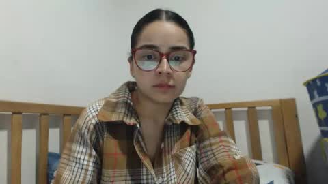 Snapshot of isemma chatting on 02-03-26, 02:53 Emma online show from 02-03-26, 02:53