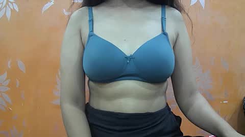 Snapshot of ishika_singh_ chatting on 10-13-25, 01:49 ishika_singh_ online show from 10-13-25, 01:49