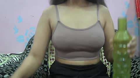 Snapshot of ishika_singh_ chatting on 04-05-26, 01:14 ishika_singh_ online show from 04-05-26, 01:14