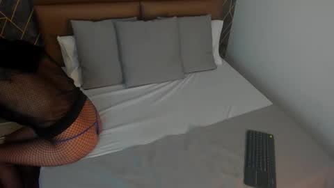 Snapshot of isidel79 chatting on 12-22-25, 12:35 isidel79 online show from 12-22-25, 12:35