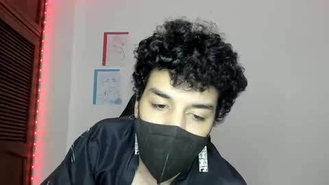 Snapshot of isidroglasc chatting on 03-05-25, 04:56 Isidro online show from 03-05-25, 04:56