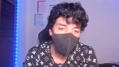 Snapshot of isidroglasc chatting on 03-06-25, 03:57 Isidro online show from 03-06-25, 03:57