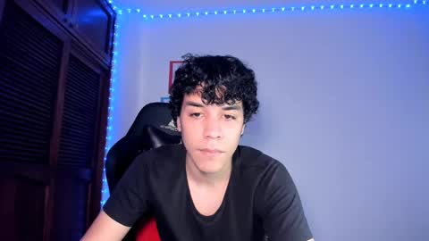 Snapshot of isidroglasc chatting on 03-08-25, 04:23 Isidro online show from 03-08-25, 04:23