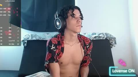 Snapshot of isidroglasc chatting on 09-22-25, 10:01 Isidro online show from 09-22-25, 10:01