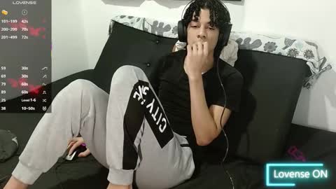 Snapshot of isidroglasc chatting on 09-30-25, 10:26 Isidro online show from 09-30-25, 10:26