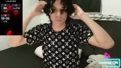 Snapshot of isidroglasc chatting on 10-17-25, 03:10 Isidro online show from 10-17-25, 03:10