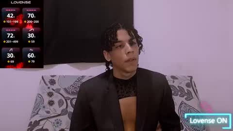 Snapshot of isidroglasc chatting on 11-16-25, 12:49 Isidro online show from 11-16-25, 12:49