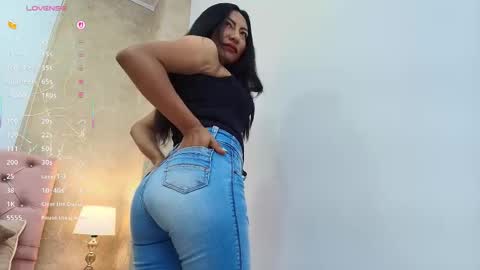 Isis Choi online show from 03-06-26, 07:21