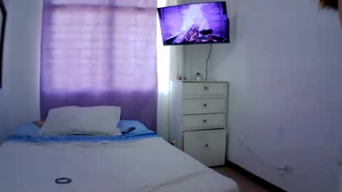 Snapshot of isis_pink chatting on 01-16-25, 03:35 Alaya online show from 01-16-25, 03:35