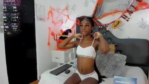 Snapshot of isisbrown_ chatting on 10-26-25, 10:04 ISIS online show from 10-26-25, 10:04