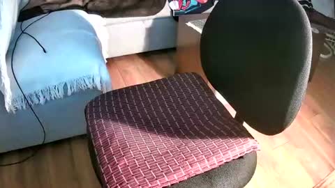 Iskarius online show from 06-15-26, 06:59