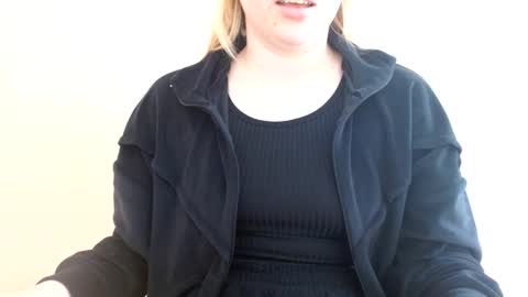 Snapshot of isla00 chatting on 06-18-26, 06:02 Isla online show from 06-18-26, 06:02