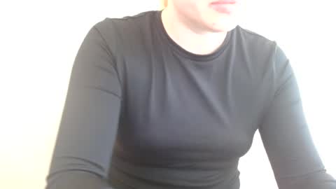 Snapshot of isla00 chatting on 07-14-26, 05:56 Isla online show from 07-14-26, 05:56