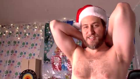 Snapshot of islanddudehawaii chatting on 12-18-25, 12:27 IslandDudeHawaii online show from 12-18-25, 12:27