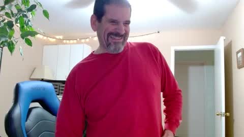 Snapshot of islandguy70 chatting on 12-12-24, 09:48 Jim online show from 12-12-24, 09:48