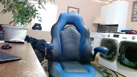 Snapshot of islandguy70 chatting on 12-29-24, 10:47 Jim online show from 12-29-24, 10:47