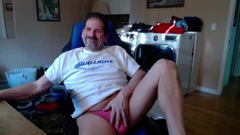 Snapshot of islandguy70 chatting on 01-12-25, 08:25 Jim online show from 01-12-25, 08:25