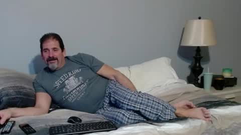 Snapshot of islandguy70 chatting on 10-27-25, 10:47 Jim online show from 10-27-25, 10:47