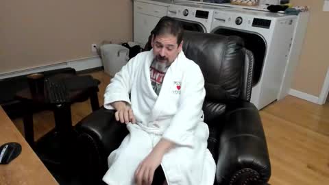 Snapshot of islandguy70 chatting on 02-04-26, 09:04 Jim online show from 02-04-26, 09:04