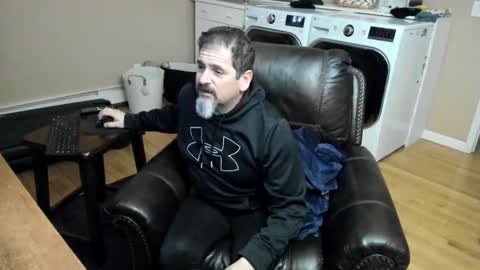 Snapshot of islandguy70 chatting on 02-05-26, 10:36 Jim online show from 02-05-26, 10:36