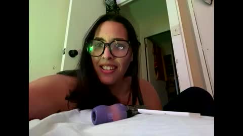 Snapshot of islandmilf777 chatting on 02-15-25, 09:05 BiancaRose online show from 02-15-25, 09:05