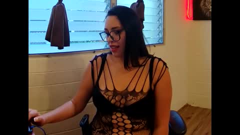 Snapshot of islandmilf777 chatting on 03-08-25, 01:17 BiancaRose online show from 03-08-25, 01:17