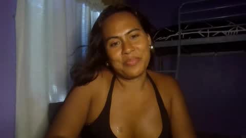 Snapshot of islandvelvet chatting on 12-23-25, 04:54 IslandVelvet online show from 12-23-25, 04:54