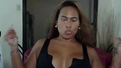 Snapshot of islandvelvet chatting on 04-17-26, 01:30 IslandVelvet online show from 04-17-26, 01:30